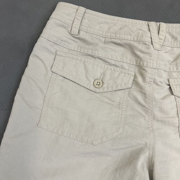 The North Face Shorts Womens 4 Beige Kahki Flap Pockets Outdoors Casual FS Chrty - Picture 12 of 13